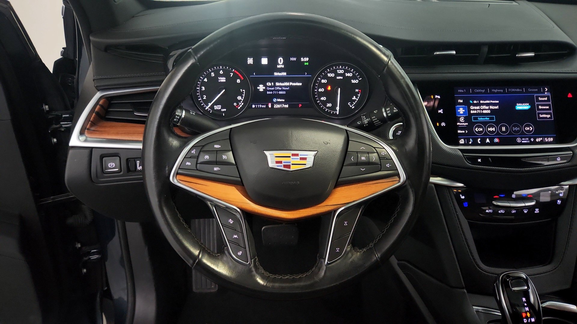 Used 2024 Cadillac XT5 Premium Luxury w/ Technology Package AWD/4WD image 19