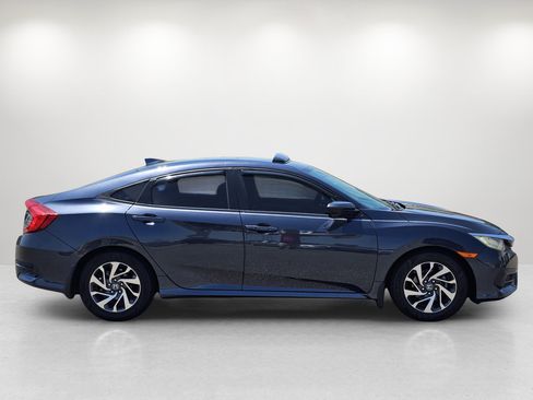 Used 2018 Honda Civic EX image 4
