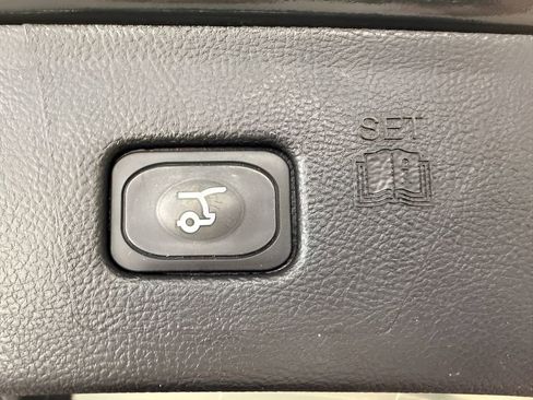 Used 2024 Ford Edge SEL w/ Convenience Package AWD/4WD image 11