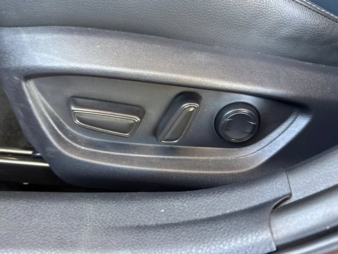Used 2025 Toyota Camry SE FWD image 19