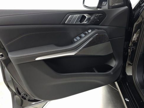 Used 2026 BMW X7 xDrive40i w/ Premium Package image 10