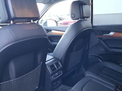 Used 2023 Audi Q5 2.0T Premium image 11