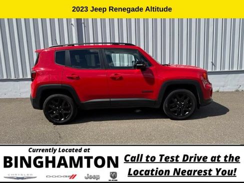 Used 2023 Jeep Renegade Altitude AWD/4WD image 4
