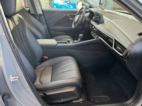 Certified 2025 Acura ADX AWD image 32