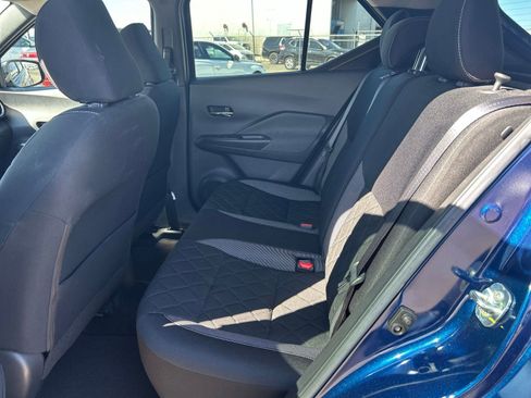 Used 2018 Nissan Kicks SV image 13