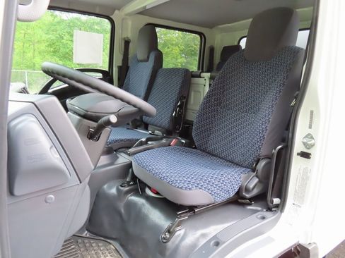 New 2024 Chevrolet Low Cab Forward image 19