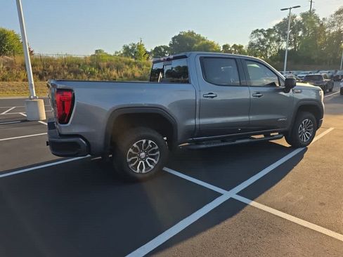 Used 2021 GMC Sierra 1500 AT4 w/ AT4 Value Package AWD/4WD image 3