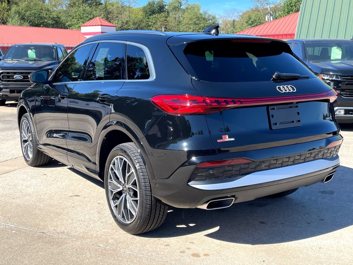 Used 2025 Audi Q5 Premium Plus w/ Premium Plus AWD/4WD image 5