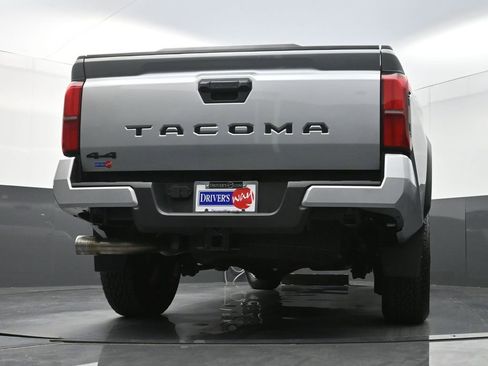 Used 2024 Toyota Tacoma TRD Off-Road AWD/4WD image 27