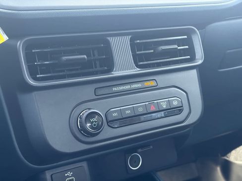 Used 2025 Ford Maverick XL w/ Equipment Group 102A image 21