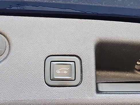 Used 2022 Chevrolet Equinox LT AWD/4WD image 16