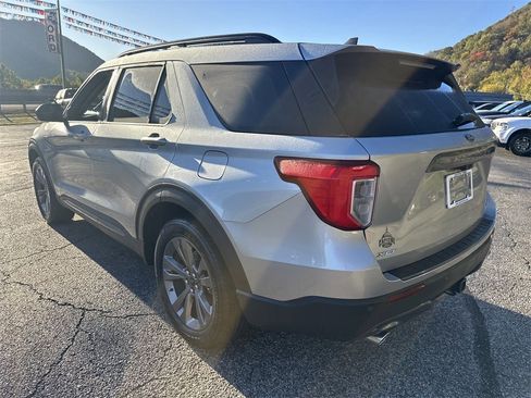 Used 2023 Ford Explorer XLT w/ Equipment Group 202A image 6