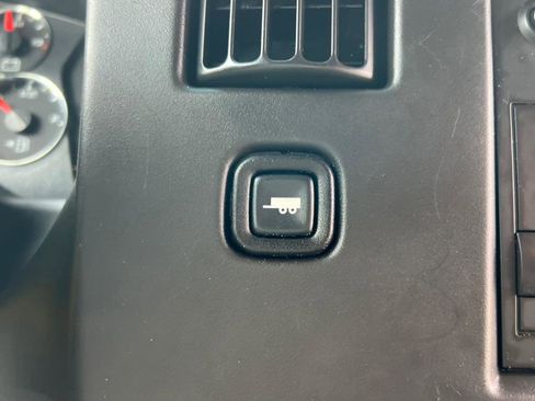 Used 2013 Chevrolet Express 3500 Extended image 16