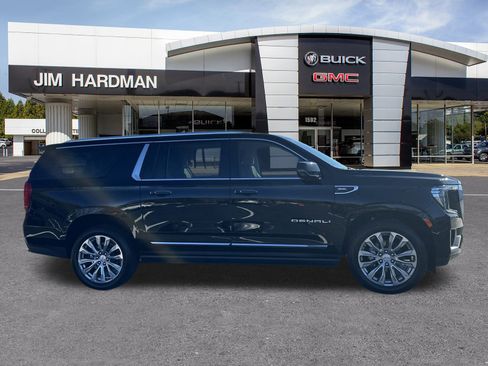 Certified 2022 GMC Yukon XL Denali image 8