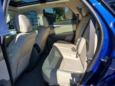 Certified 2023 Cadillac XT5 Premium Luxury AWD/4WD image 37