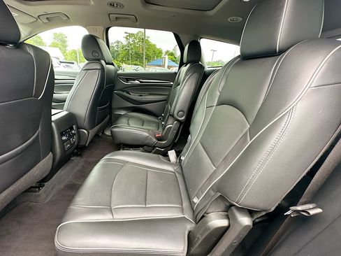 Used 2021 Buick Enclave Avenir w/ Avenir Technology Package AWD/4WD image 4