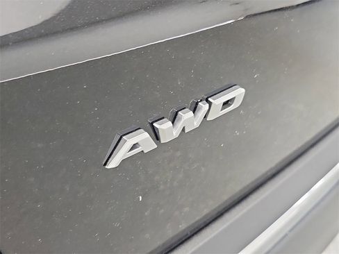 New 2025 Cadillac XT5 Luxury w/ LPO, Red Accent Package image 30