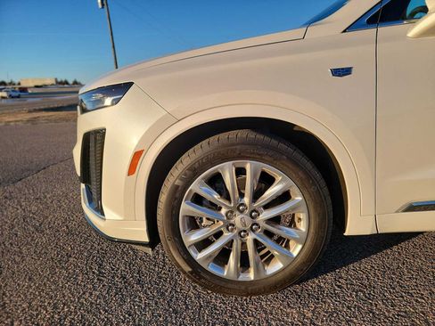 Used 2024 Cadillac XT6 Premium Luxury w/ LPO, Floor Liner Package AWD/4WD image 10