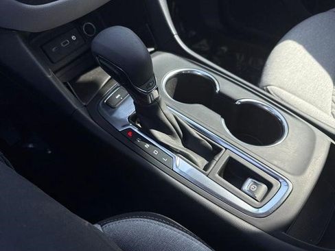 Certified 2022 Chevrolet Equinox LS image 17