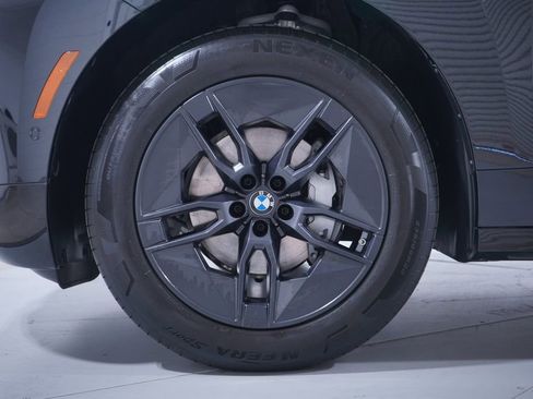 Used 2026 BMW iX xDrive60 image 2