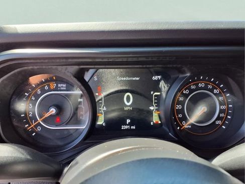 Used 2025 Jeep Gladiator Sport AWD/4WD image 26