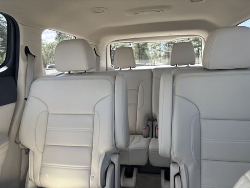 Used 2023 GMC Acadia Denali w/ Denali Technology Package AWD/4WD image 28