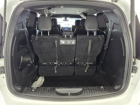 Used 2019 Chrysler Pacifica Touring-L w/ S Appearance Package image 10