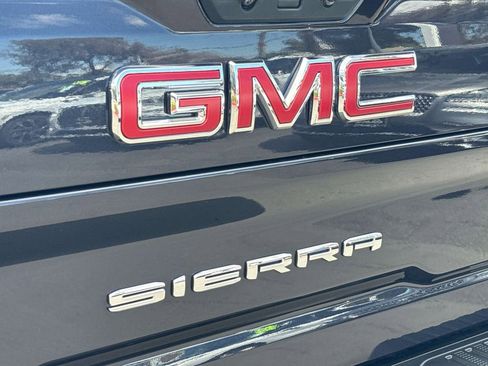 Used 2024 GMC Sierra 2500 AT4 w/ AT4 Premium Plus Package image 9