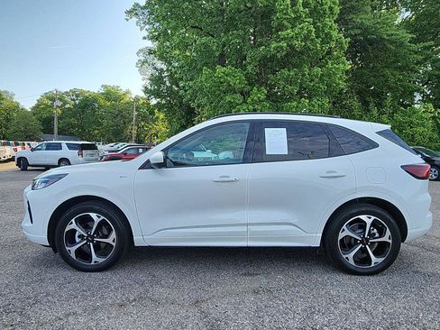 Used 2023 Ford Escape ST-Line Select w/ Tech Pack #2 AWD/4WD image 2