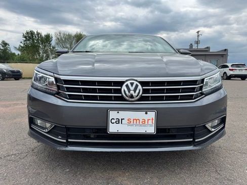 Used 2017 Volkswagen Passat 1.8T SE FWD image 2