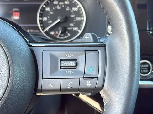 Used 2023 Nissan Pathfinder SL image 21