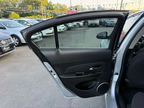 Used 2016 Chevrolet Cruze LT w/ Sun And Sound Package image 40