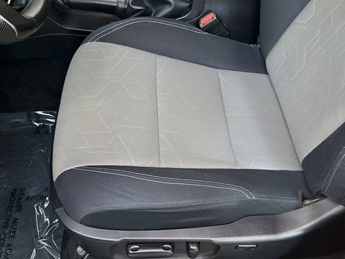 Used 2022 Toyota Tacoma TRD Sport AWD/4WD image 18