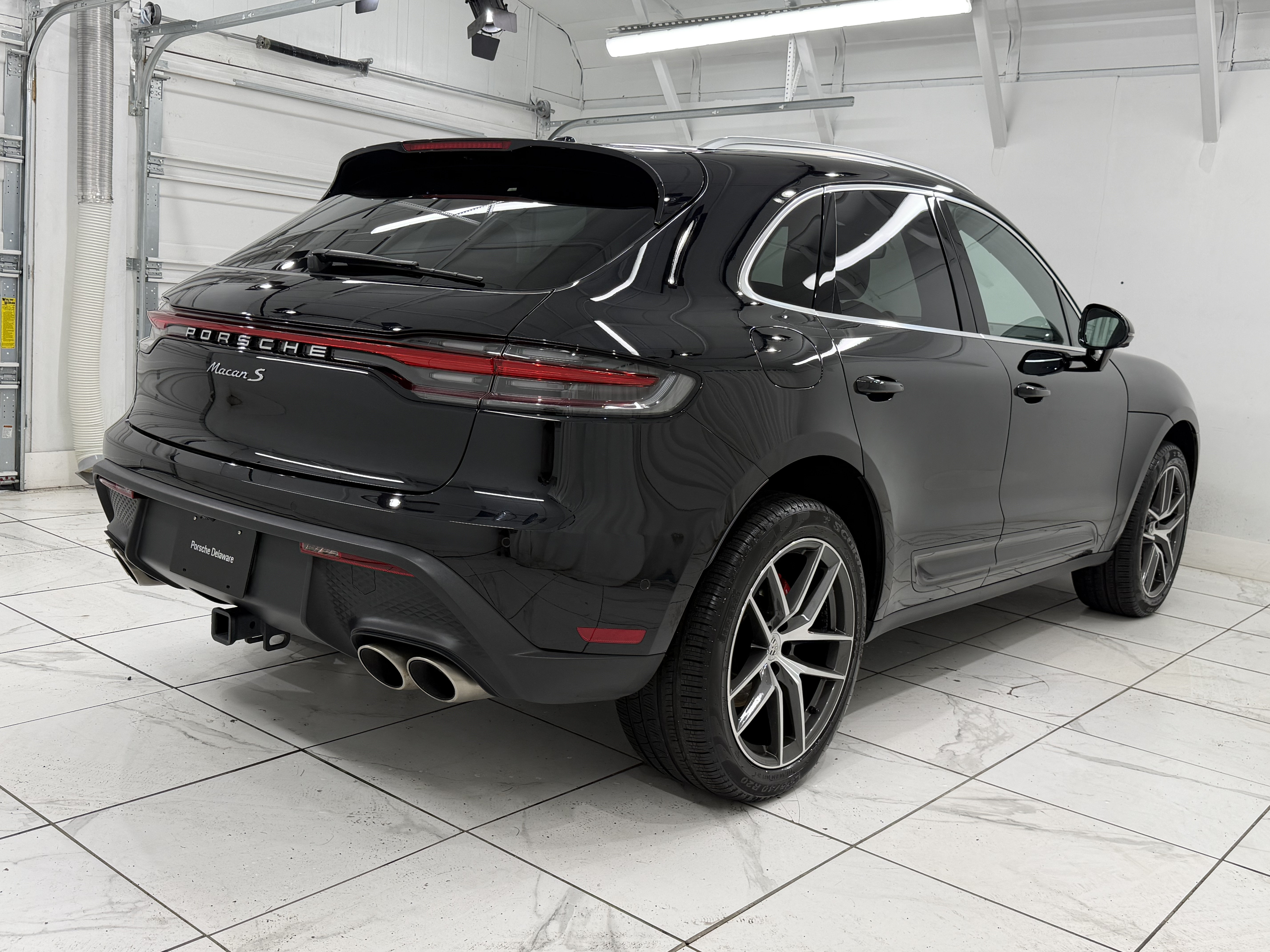 Certified 2023 Porsche Macan S AWD/4WD image 11