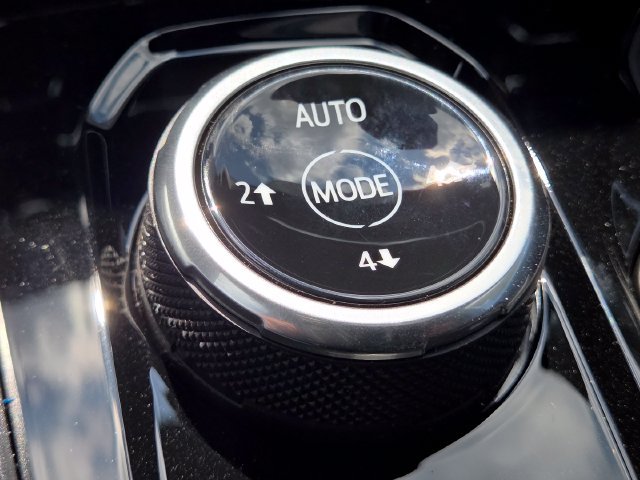 New 2026 Chevrolet Colorado Z71 w/ Technology Package AWD/4WD image 35