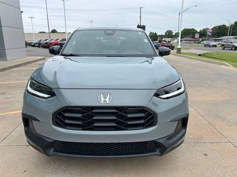 Used 2024 Honda HR-V Sport image 3