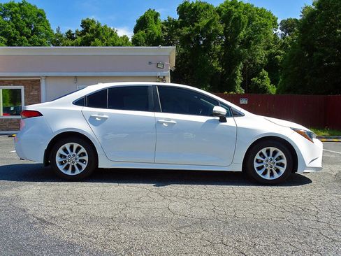 Used 2022 Toyota Corolla XLE FWD image 10
