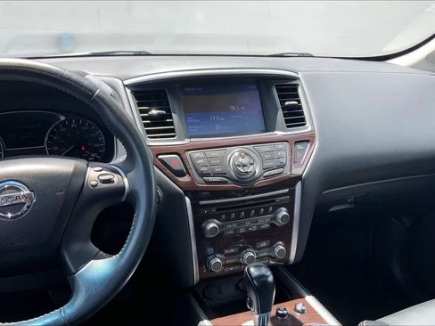 Used 2015 Nissan Pathfinder Platinum w/ Family Entertainment Package FWD image 15