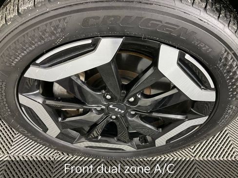 Certified 2023 Kia Telluride S w/ S Sunroof Package image 9