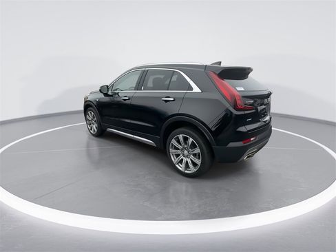 Used 2023 Cadillac XT4 Premium Luxury image 6