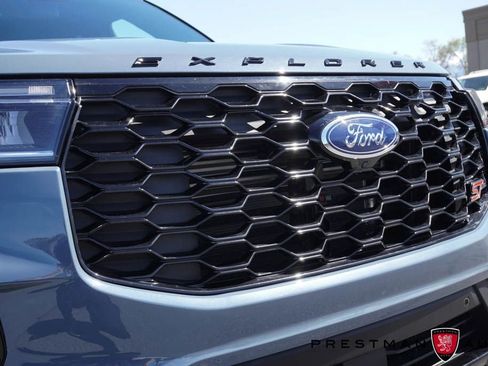 Used 2025 Ford Explorer ST w/ Sun And Sound Package image 16