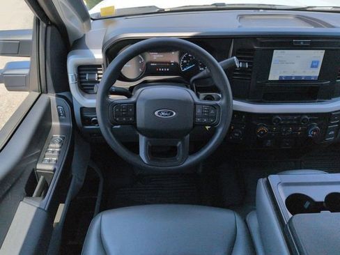 Used 2025 Ford F250 XL AWD/4WD image 16