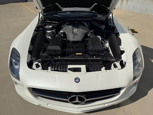 Used 2014 Mercedes-Benz SLS AMG GT Roadster image 25