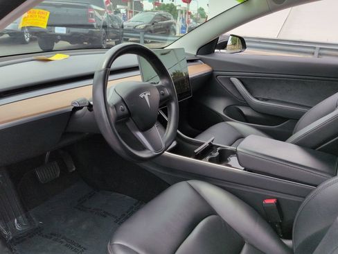 Used 2018 Tesla Model 3 Mid Range RWD image 34