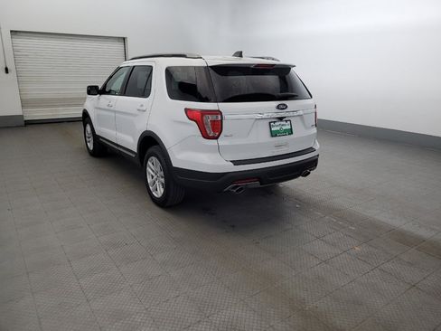 Used 2018 Ford Explorer XLT AWD/4WD image 5