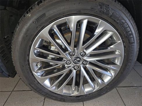 Used 2022 Lexus RX 450hL Luxury w/ Cold Area Package (CT) image 10