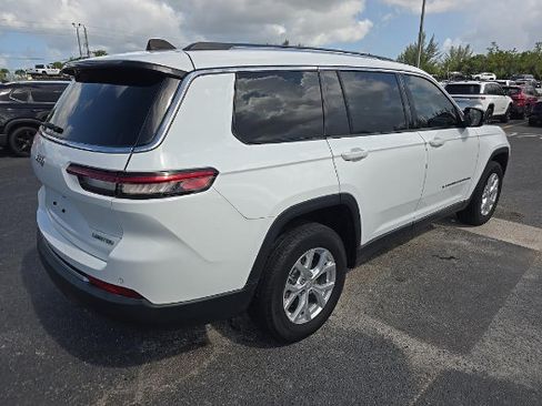 Used 2023 Jeep Grand Cherokee L Limited RWD image 2