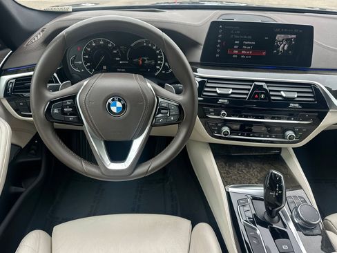 Used 2018 BMW 530e RWD image 18
