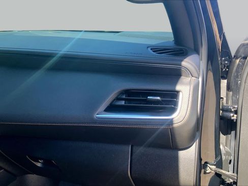 Used 2024 GMC Yukon AT4 w/ AT4 Premium Plus Package AWD/4WD image 19