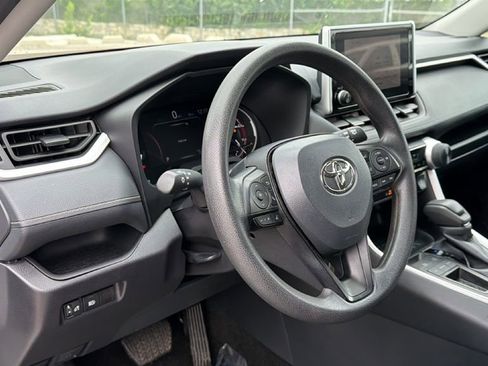 Certified 2025 Toyota RAV4 LE FWD image 22